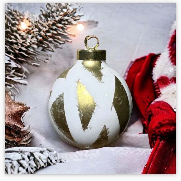 Hand Crafted Other - HANDCRAFTED Hand-Painted Porcelain Ornament